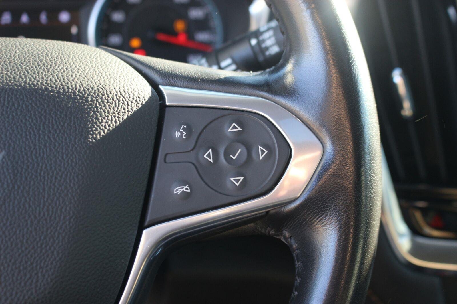 Used 2021 SUMMIT WHITE Chevrolet Premier image 20