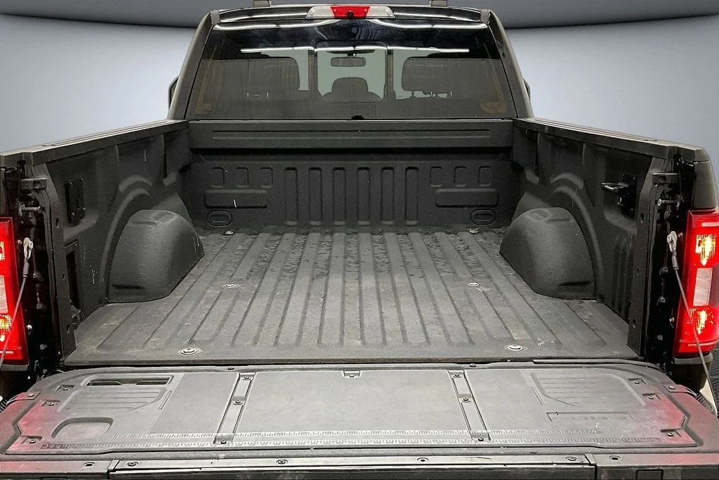 Used 2022 Black Ford XLT image 7