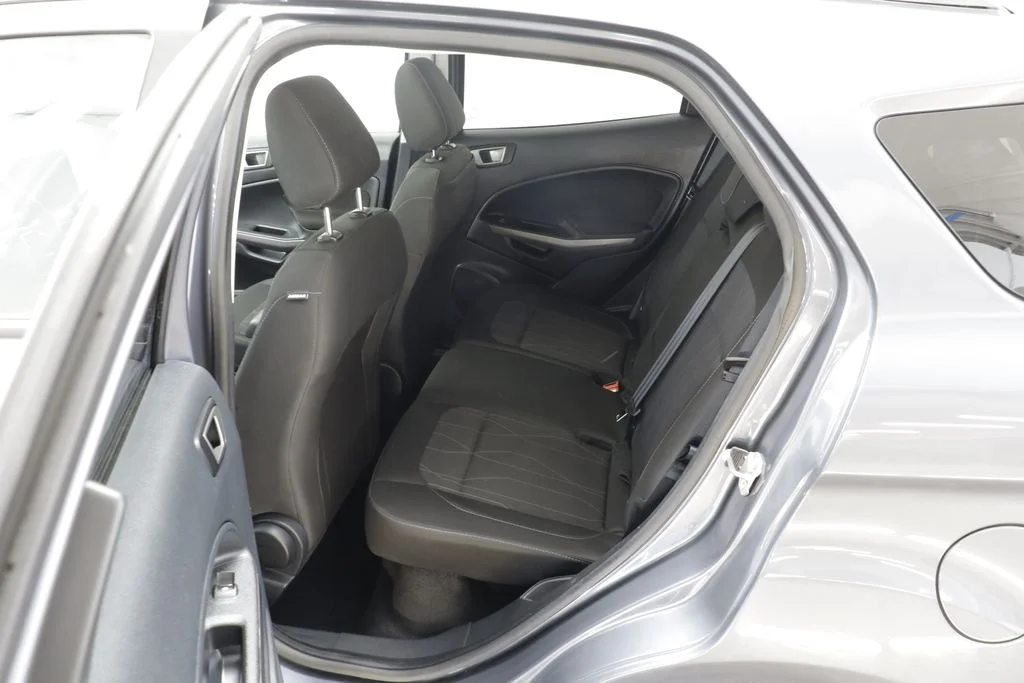 Used 2021 Smoke Metallic Ford SE image 15