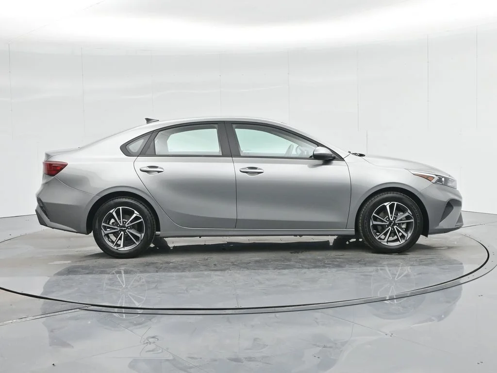 Used 2022 Gray Kia LXS image 27