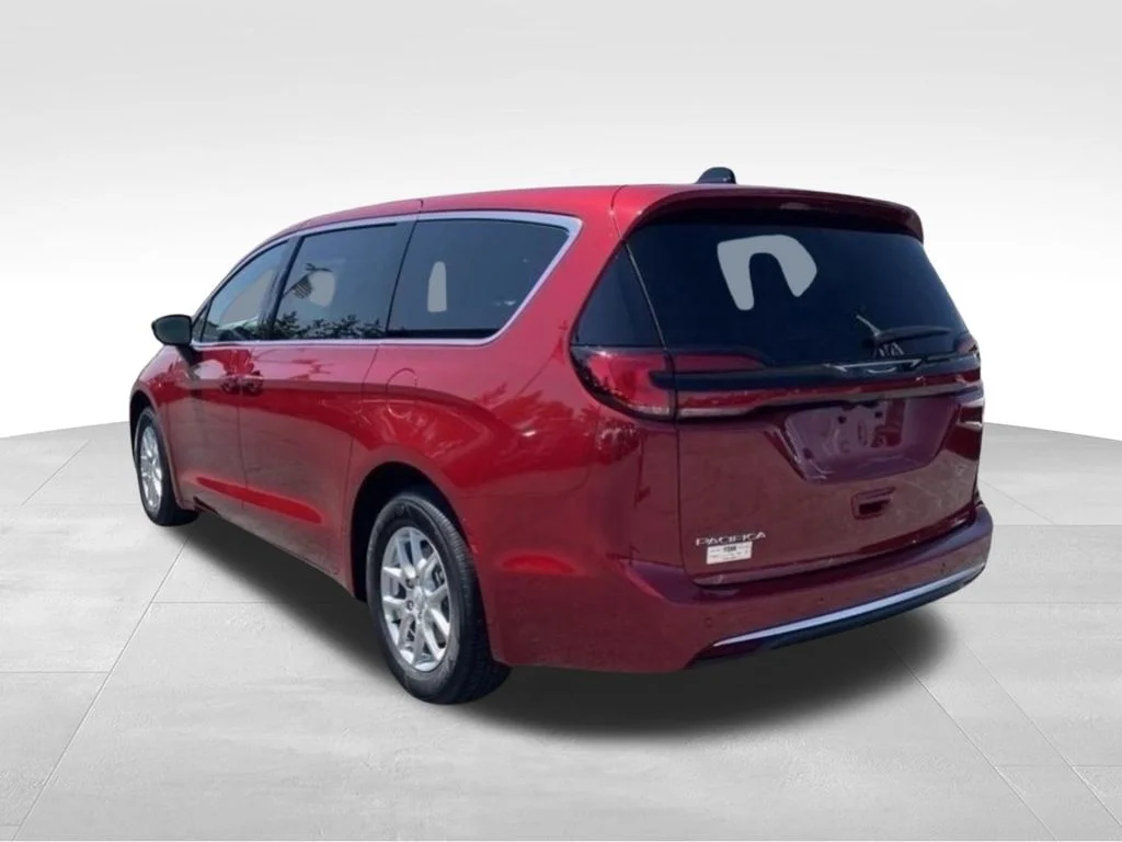New 2027 Red Hot Pearl-Coat Exterior Paint Chrysler Select image 3