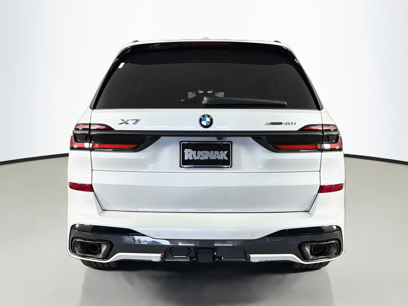 New 2027 Mineral White Metallic BMW xDrive40i image 6