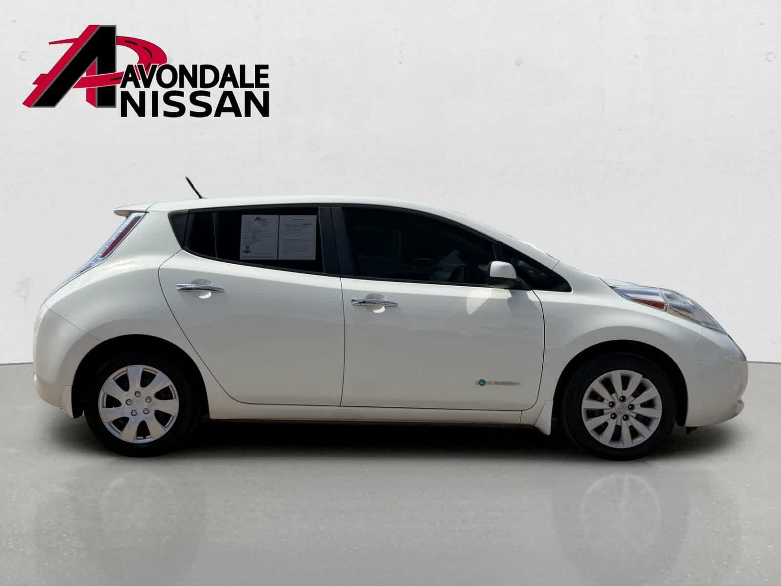 Certified Used 2017 Glacier White Nissan S image 7