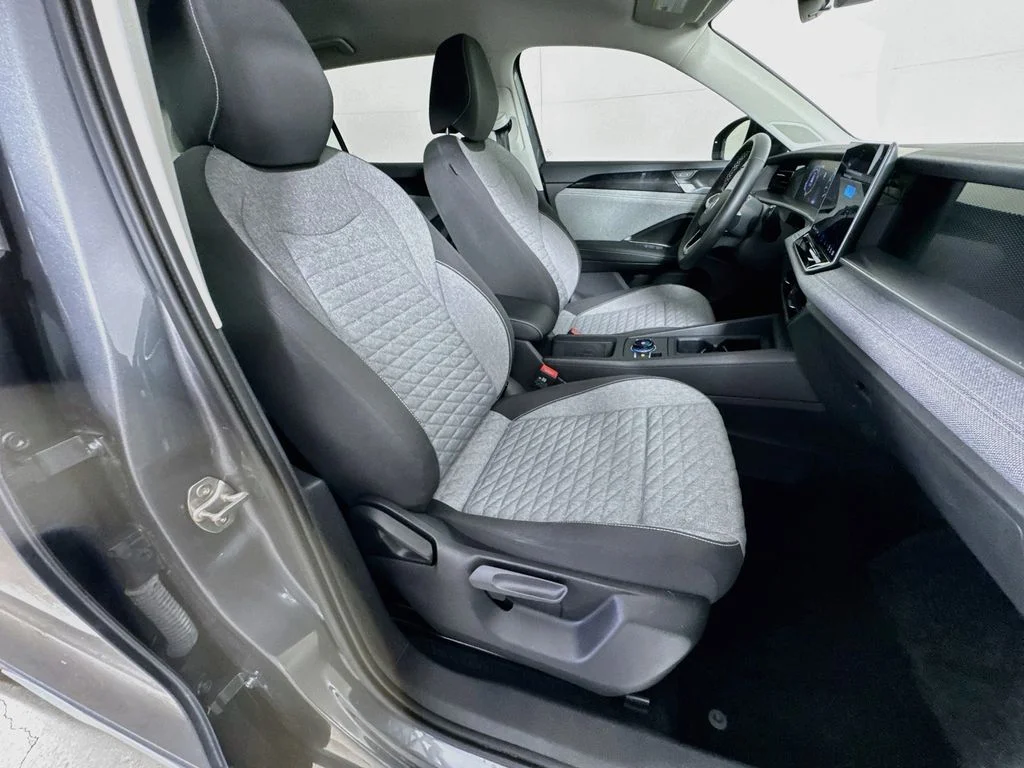 Used 2025 Gray Volkswagen 2.0T S image 33
