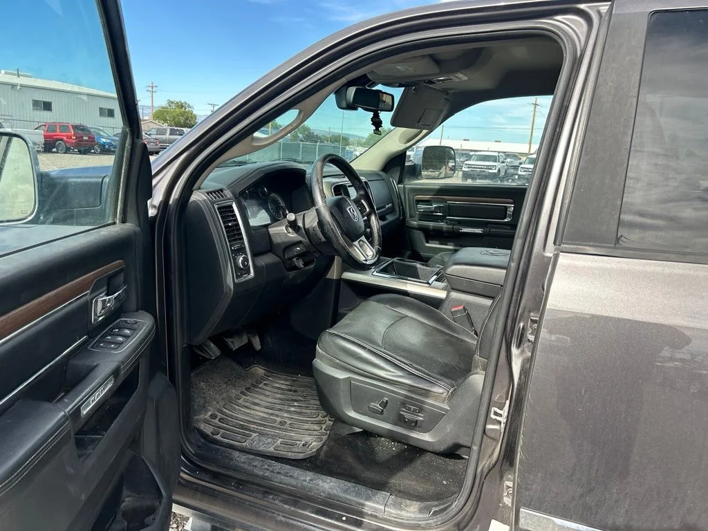 Used 2014 Crystal Metallic Ram Laramie image 12