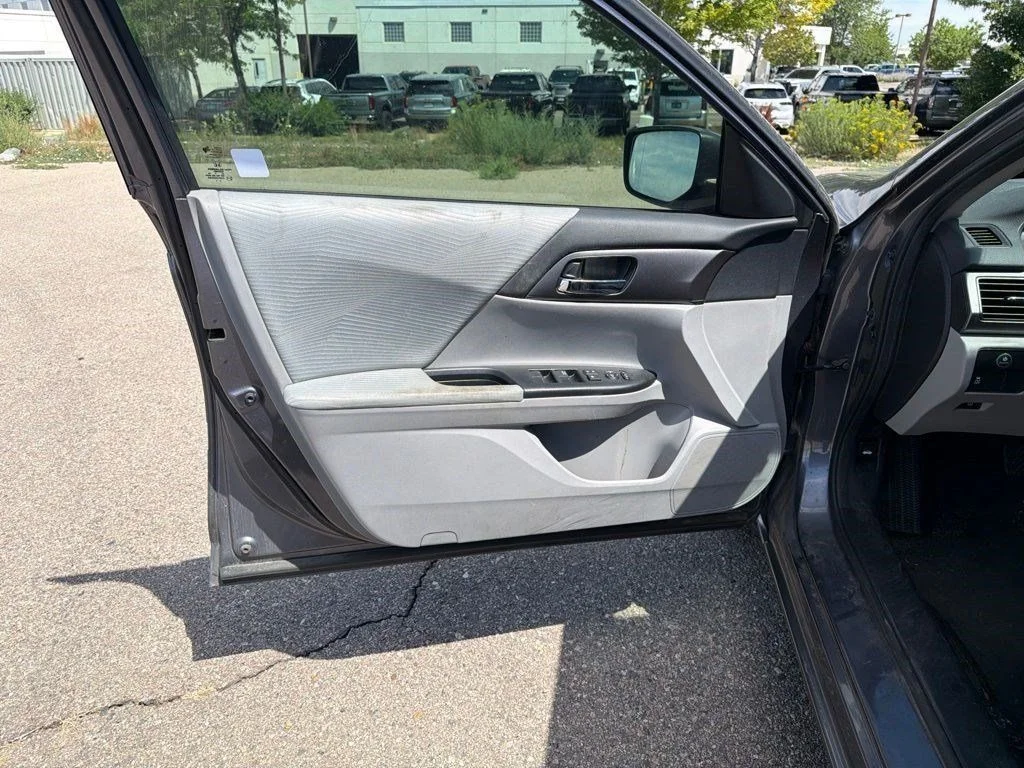 Used 2014  Honda LX image 9