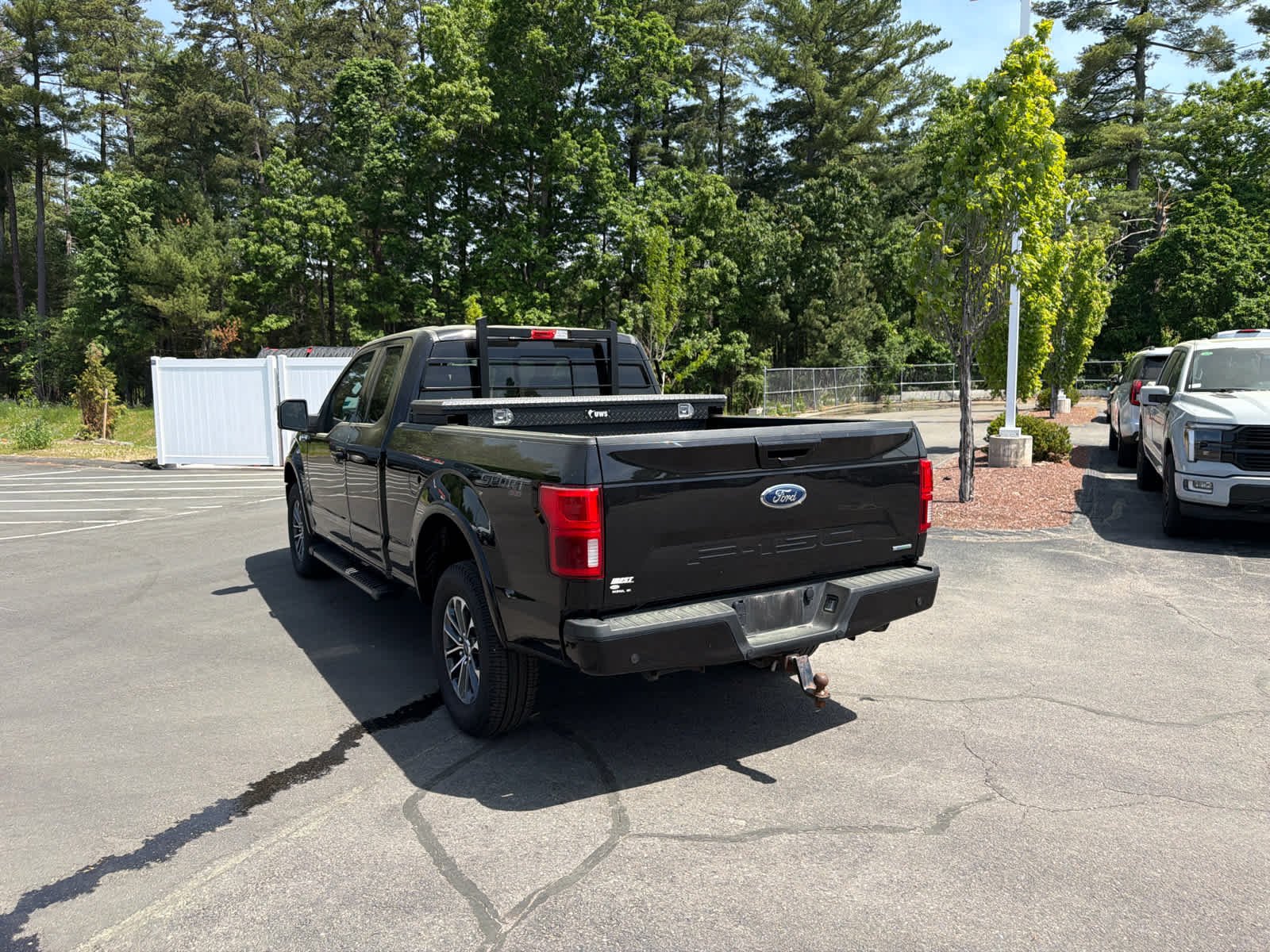 Used 2020 Agate Black Metallic Ford LARIAT image 7
