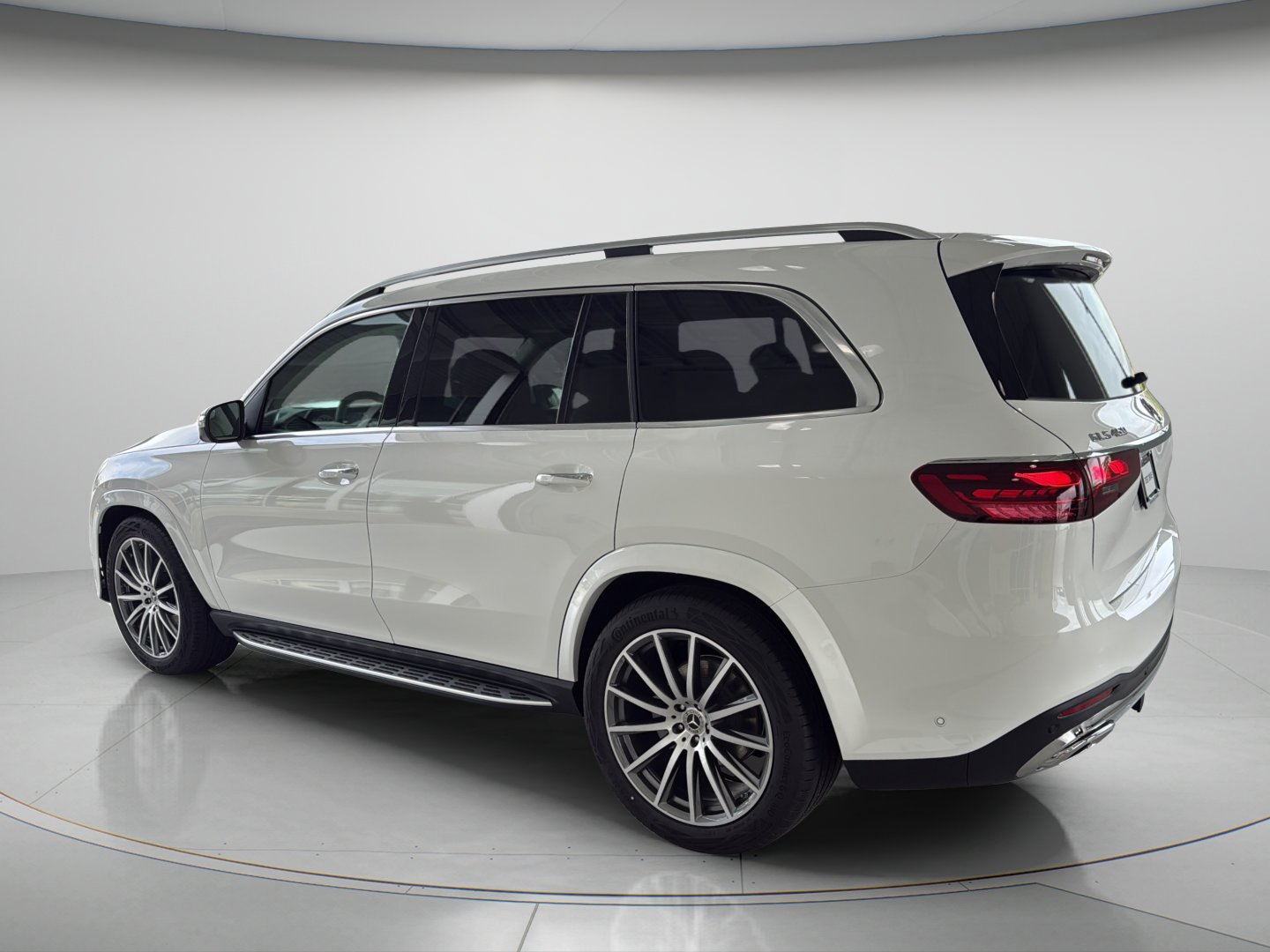 Certified Used 2026 Polar White Mercedes-Benz GLS 450 image 3