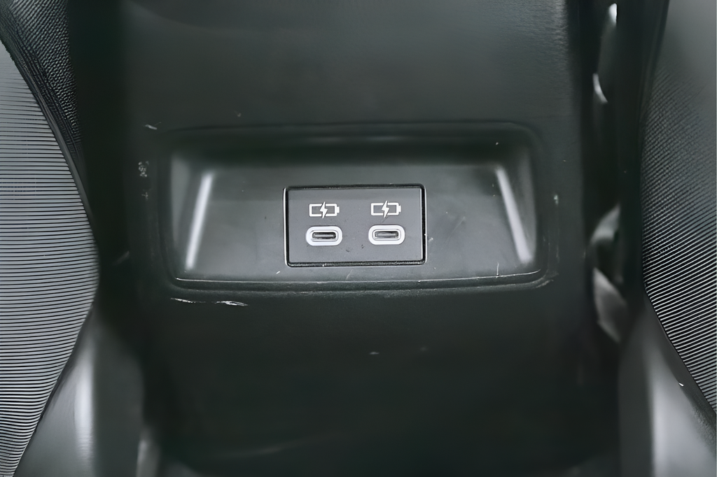 Used 2024 Ice Toyota LE image 32