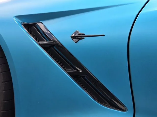 Used 2019 White Chevrolet Stingray Z51 image 9