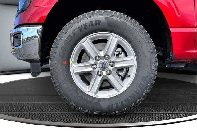 New 2026 Ruby Red Metallic Tinted Clearcoat Ford XLT image 13