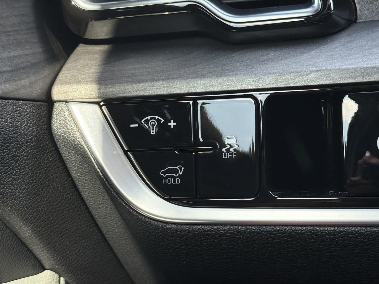 Used 2024 Gravity Gray Kia X-Pro image 28