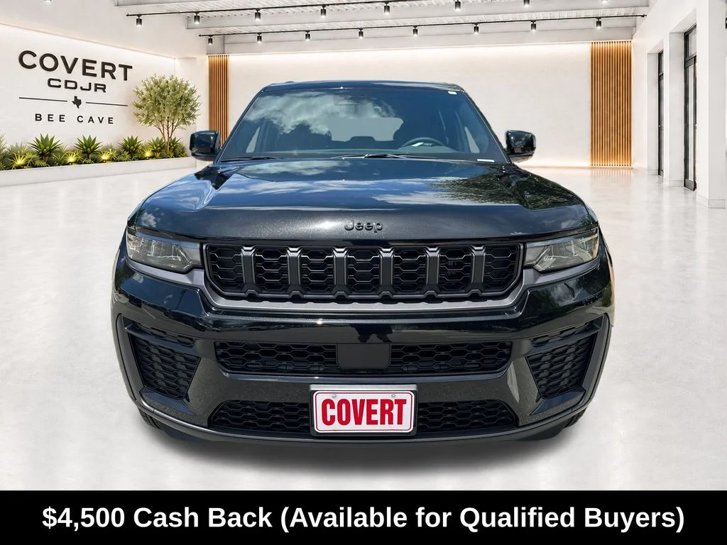 New 2026 Diamond Black Crystal Pearl-Coat Exterior Paint Jeep Laredo Altitude image 3