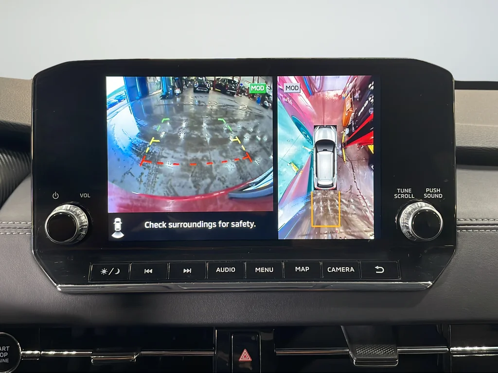 Used 2024 Red Mitsubishi SE image 9