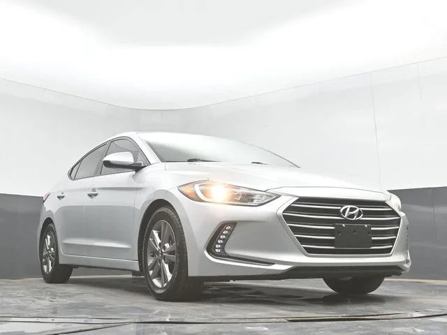 Used 2018 Silver Hyundai Value Edition image 41