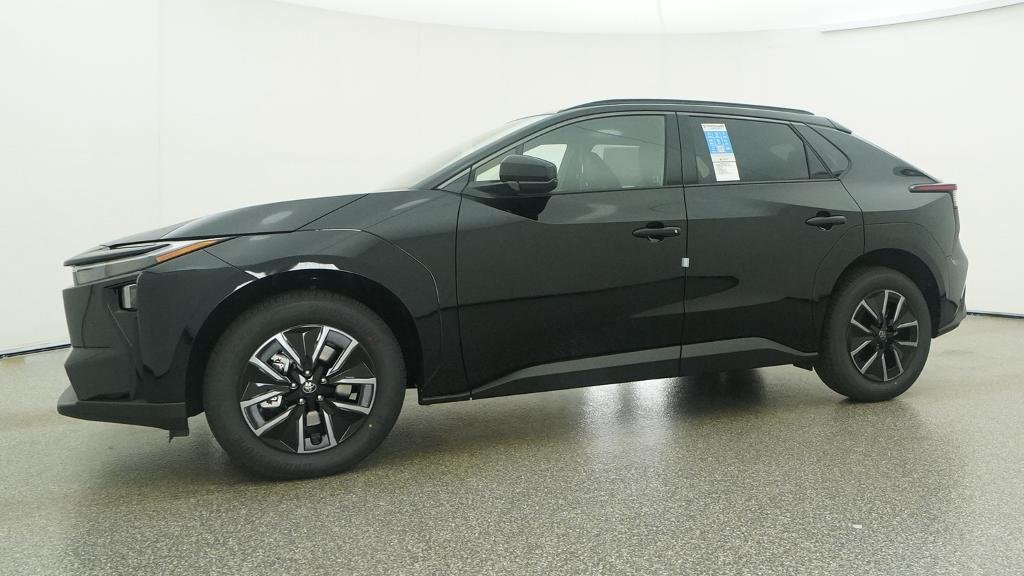 New 2026 Midnight Black Metallic Toyota XLE image 4