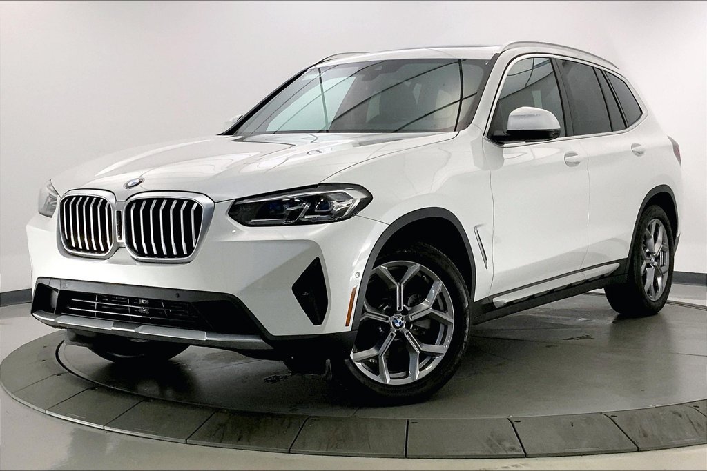 Used 2024 Mineral White Metallic BMW  image 11