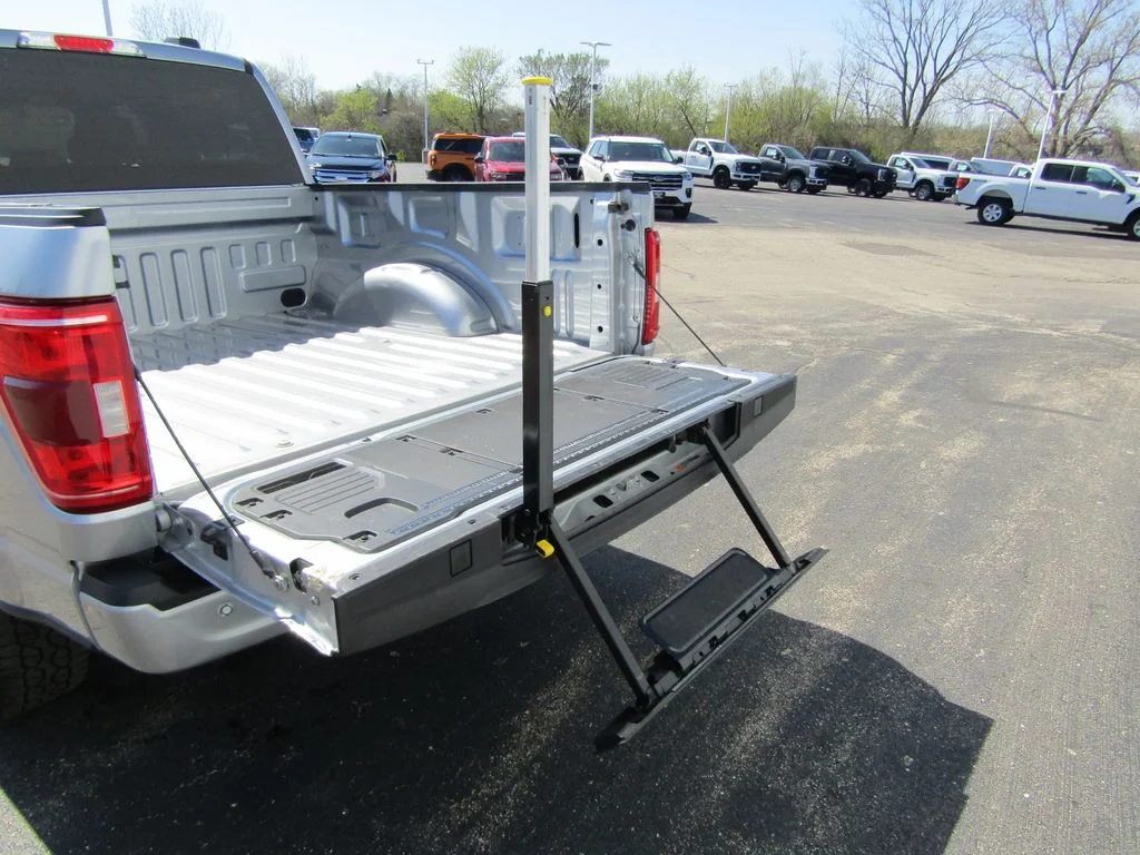 Certified Used 2023 Iconic Silver Metallic Ford XLT image 10