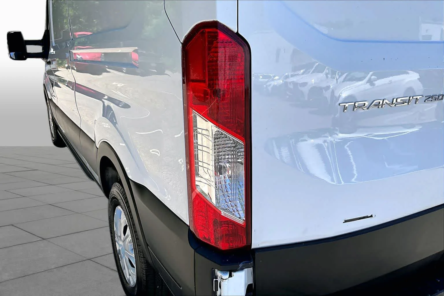 Used 2021 Oxford White Ford  image 24