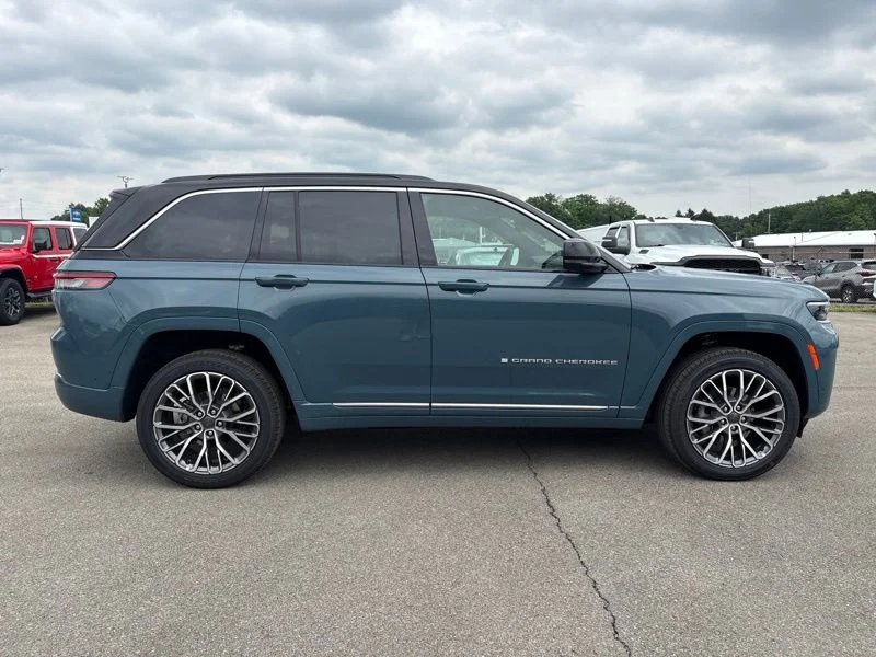 New 2026 Steel Blue Exterior Paint Jeep Summit image 2