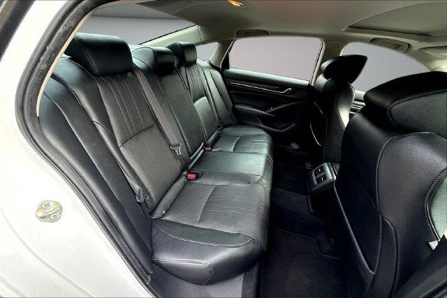 Used 2019 White Honda Touring image 27