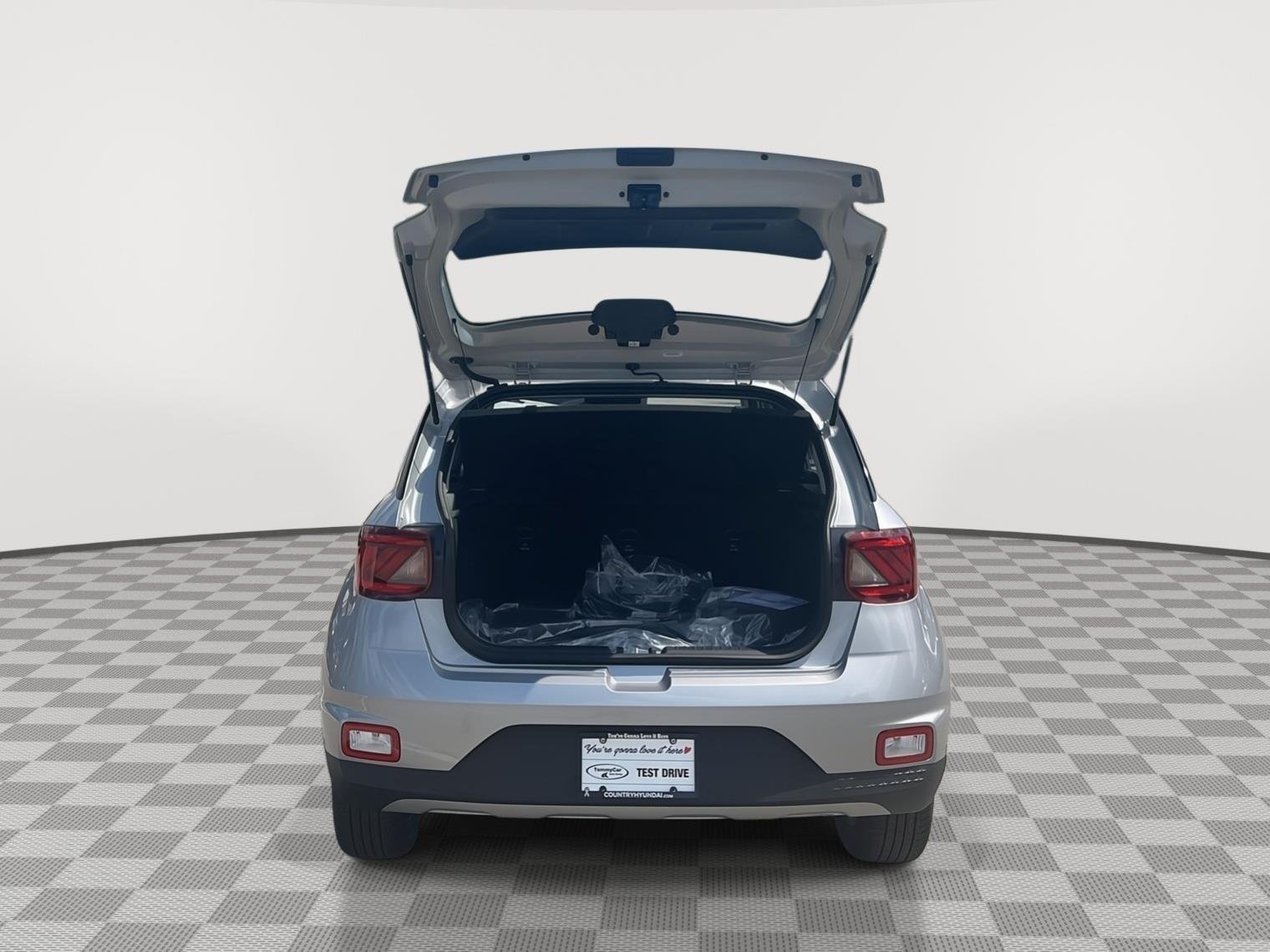 New 2026 Shimmering Silver Hyundai SEL image 34