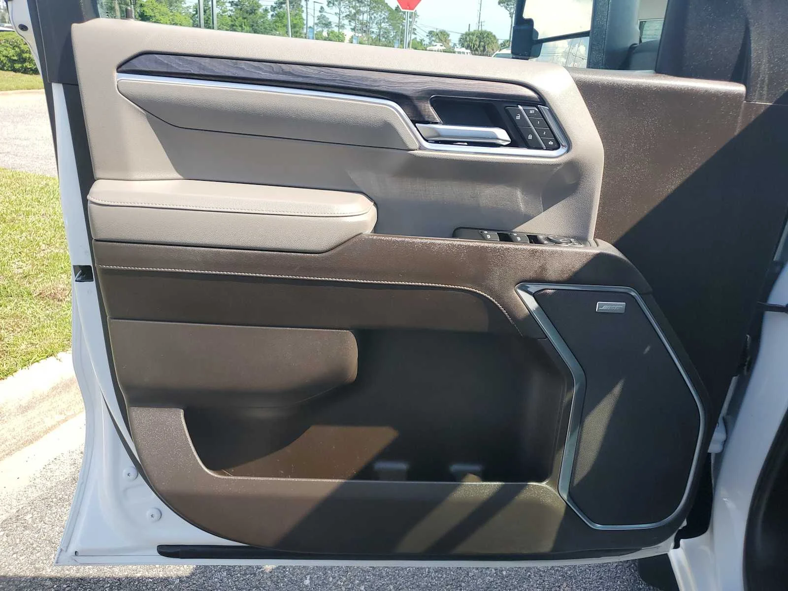 Used 2024 Summit White Chevrolet LTZ image 15