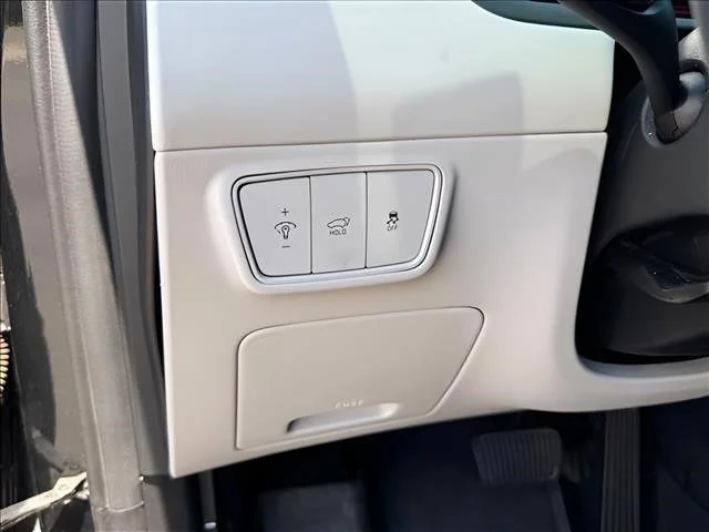 Used 2022 Black Hyundai SEL image 23