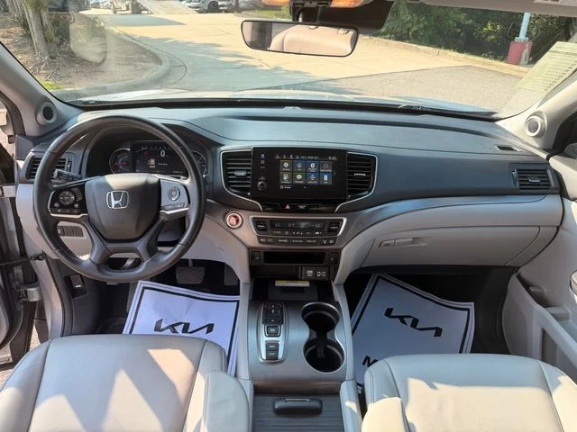 Used 2022 Platinum White Pearl Honda Special Edition image 15