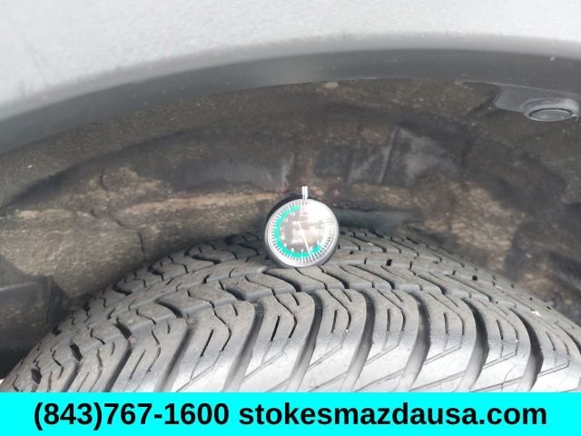 Used 2018 Red Toyota Limited image 27