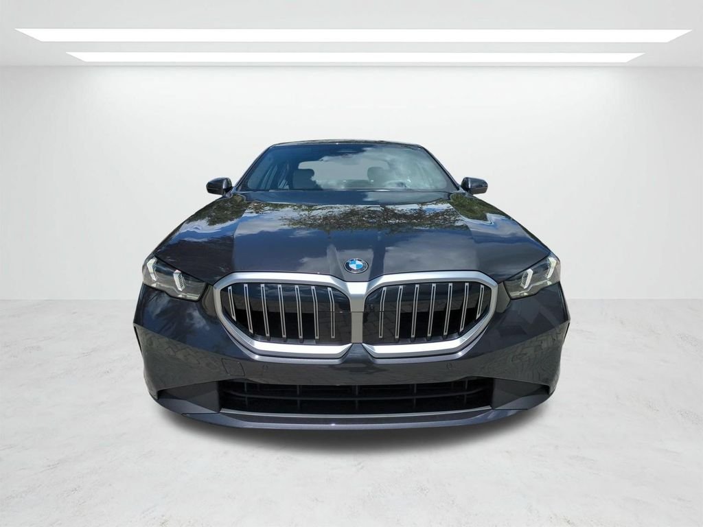 New 2027 Dark Graphite Metallic BMW 530i xDrive image 9