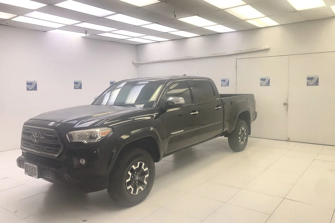 Used 2016 Black Toyota Limited image 3