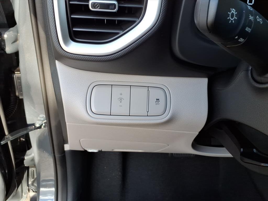 2026 Hyundai Venue SEL - Photo 15