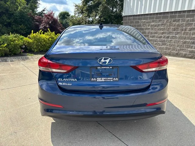 Used 2017 Lakeside Blue Hyundai SE image 7