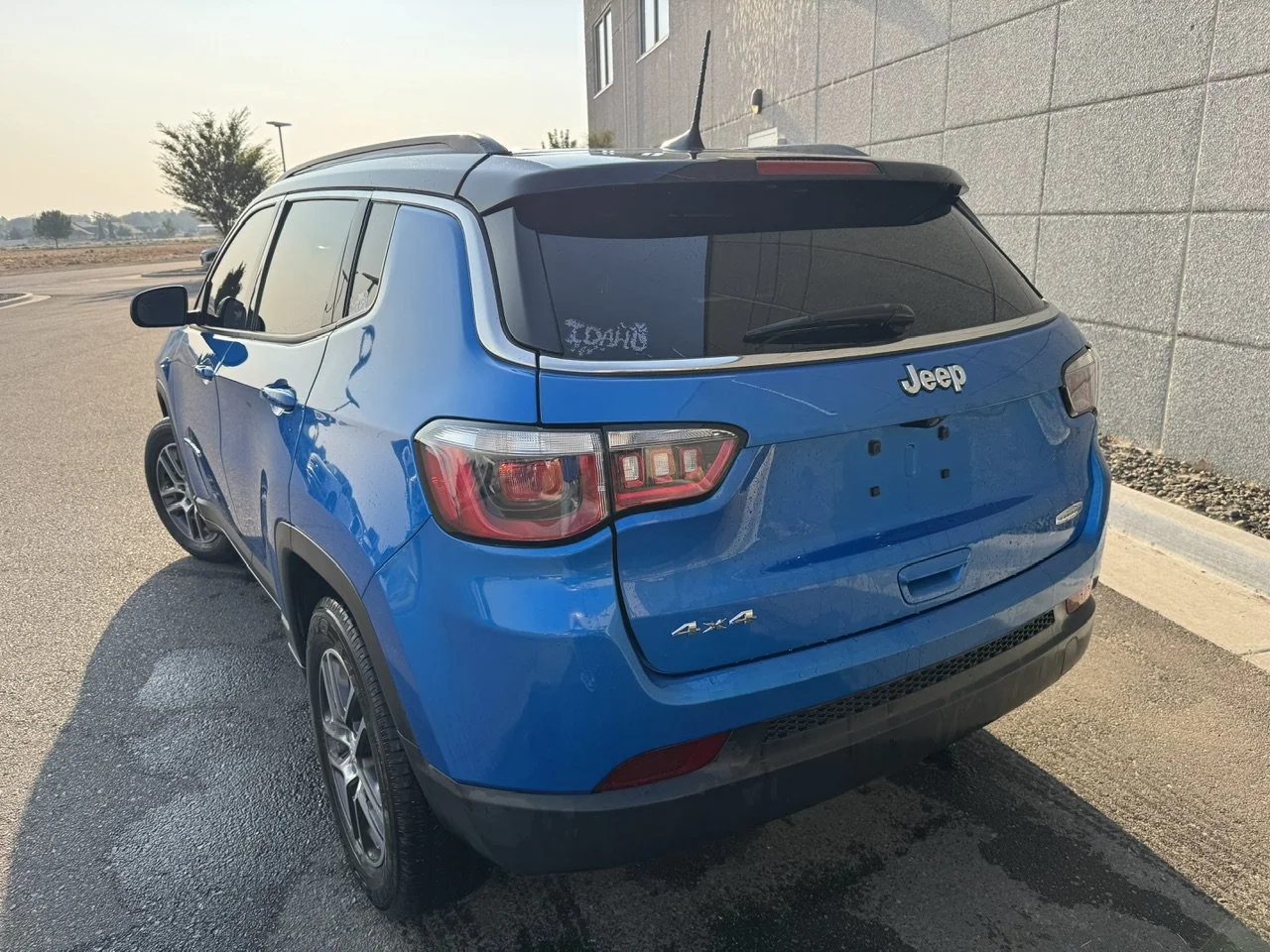 Used 2019 Laser Blue Pearlcoat Jeep Latitude image 5