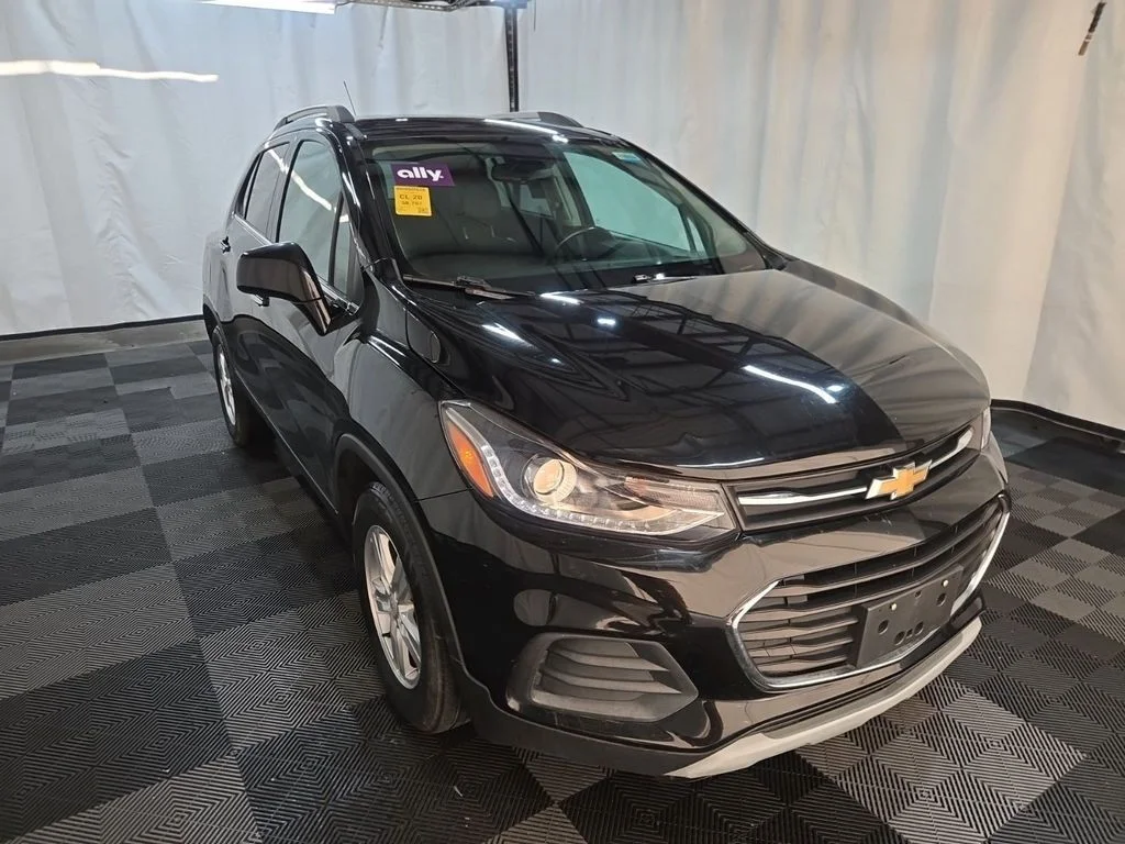 Used 2020 Black Chevrolet LT image 3