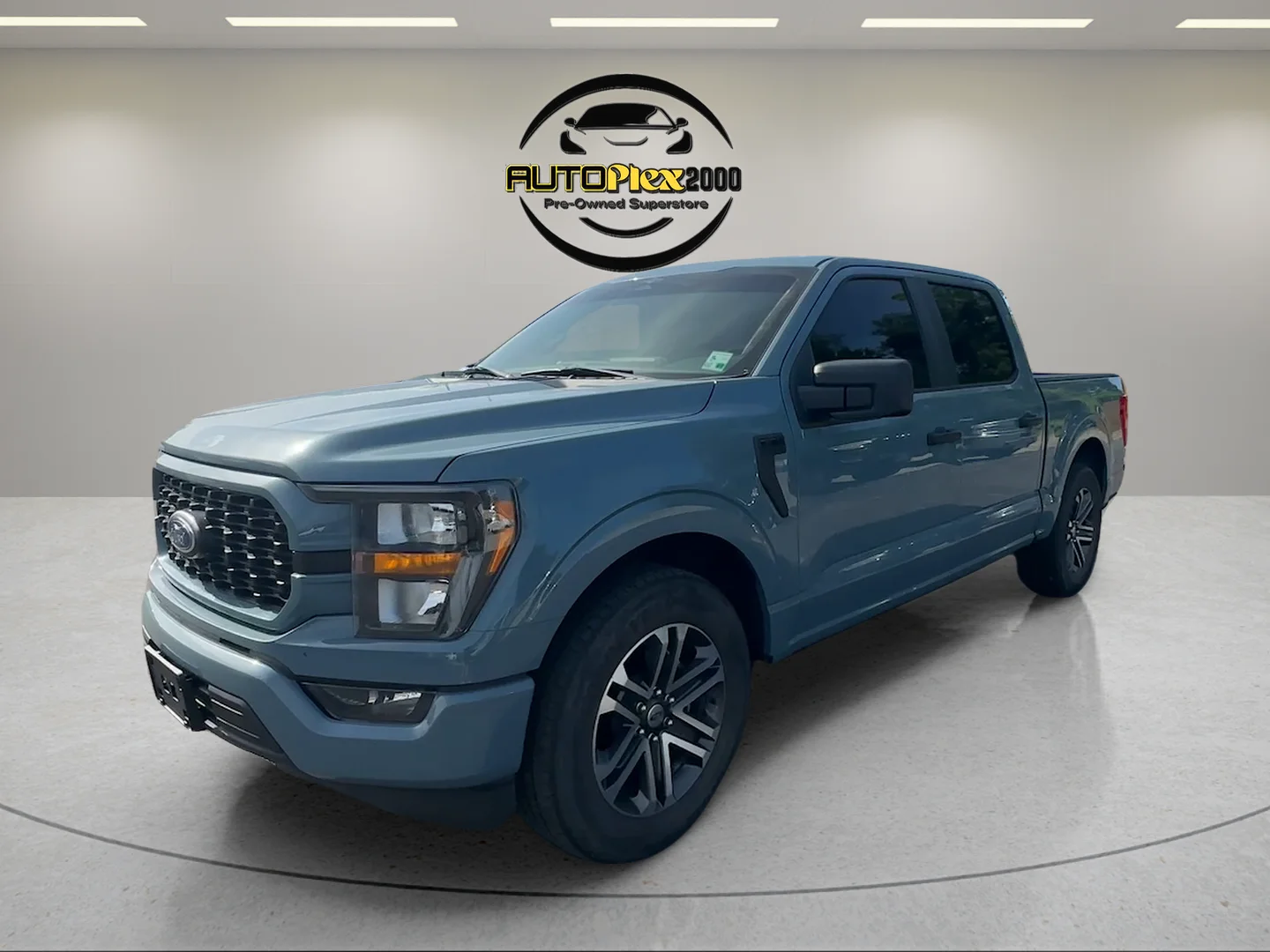 Used 2023 Blue Ford XL image 3