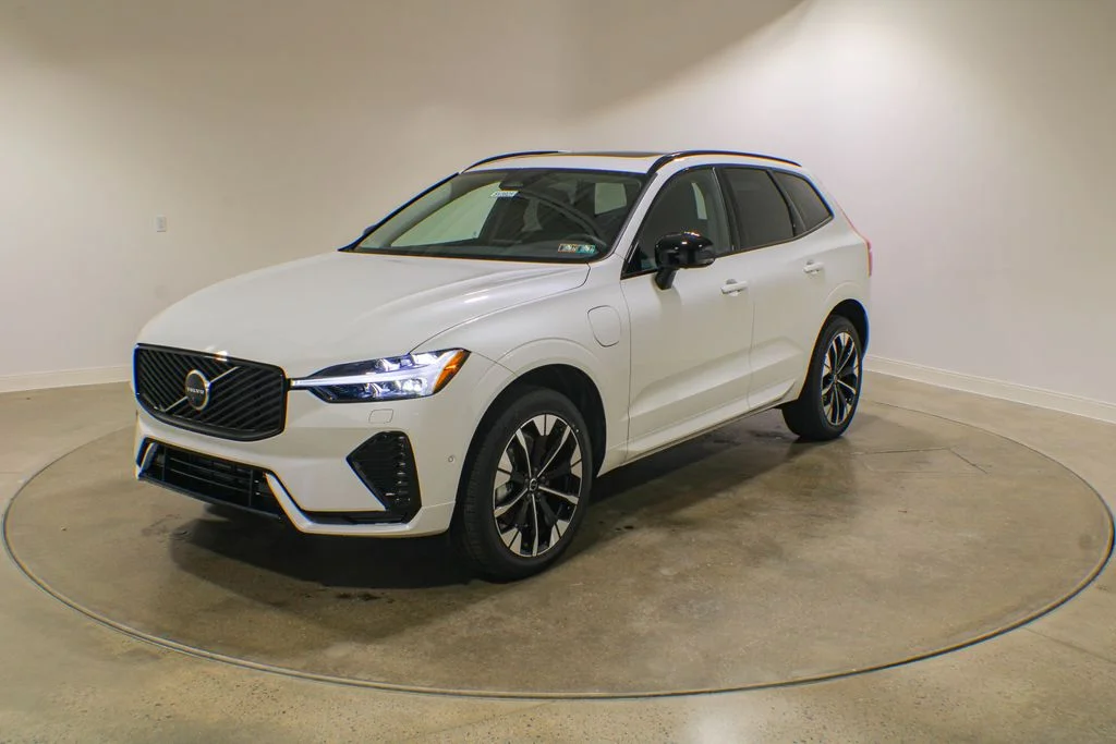 2026 Volvo XC60 T8 Plus Dark AWD's photo