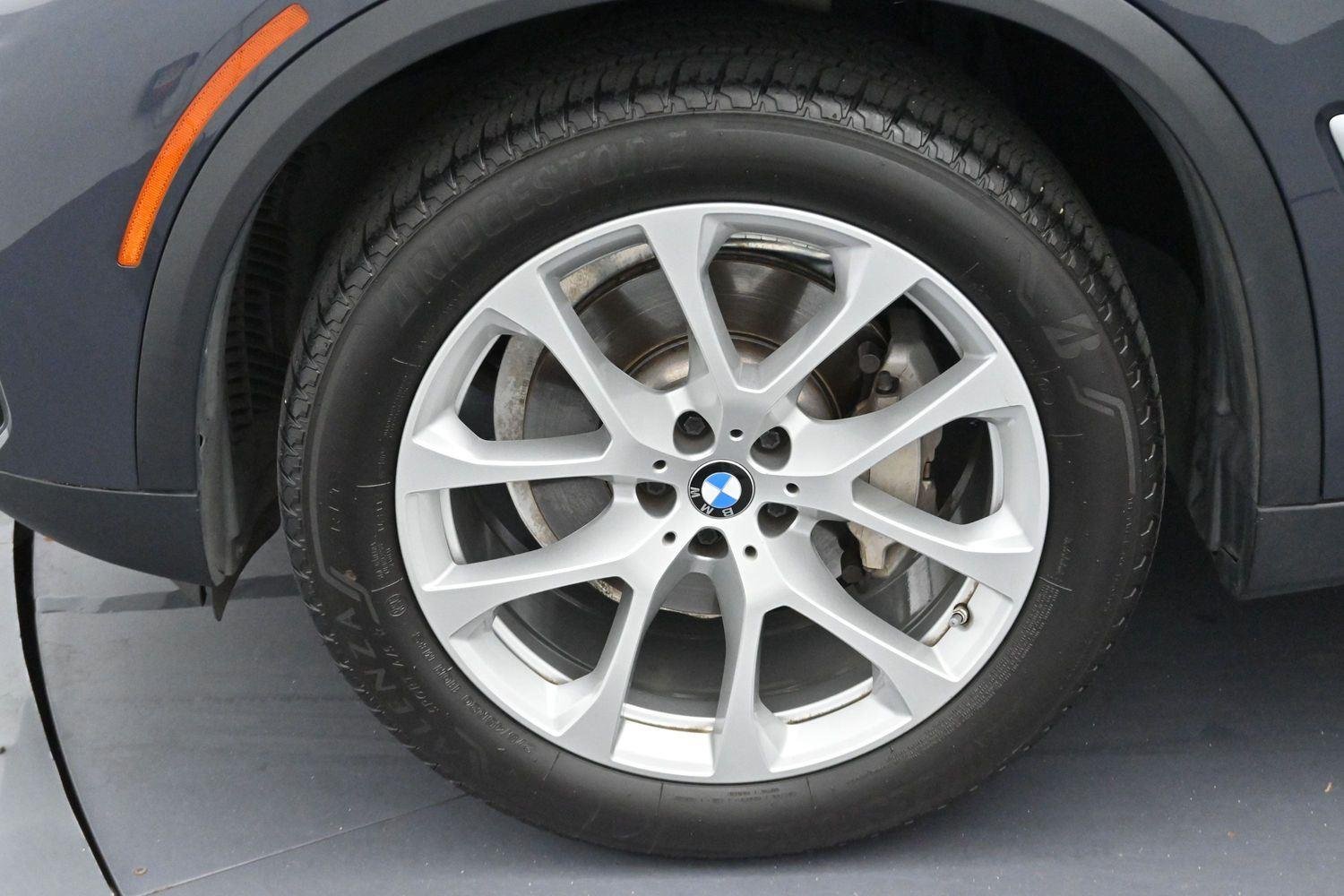Used 2019 Arctic Gray Metallic BMW xDrive40i image 44