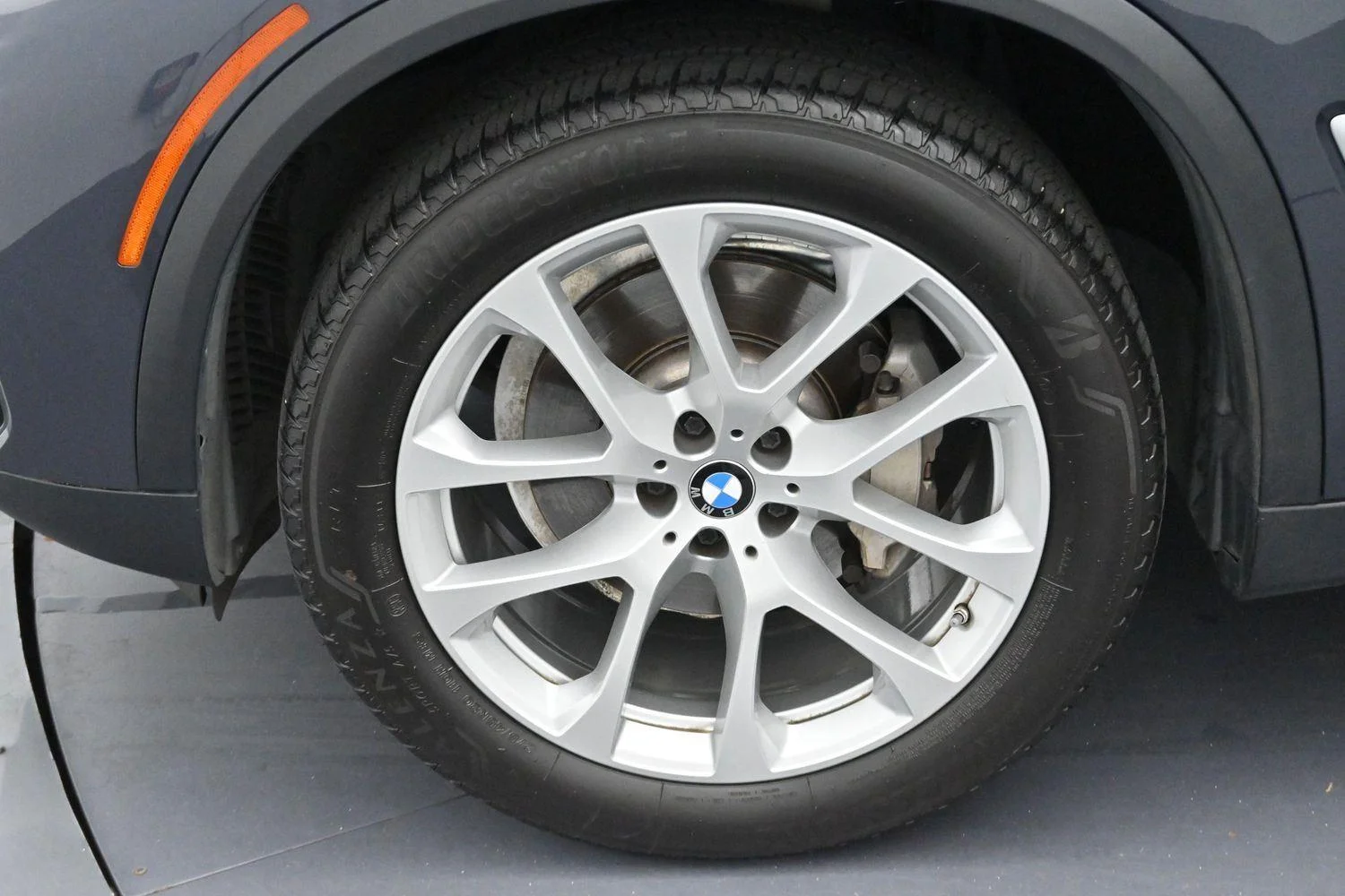 Used 2019 Arctic Gray Metallic BMW xDrive40i image 44