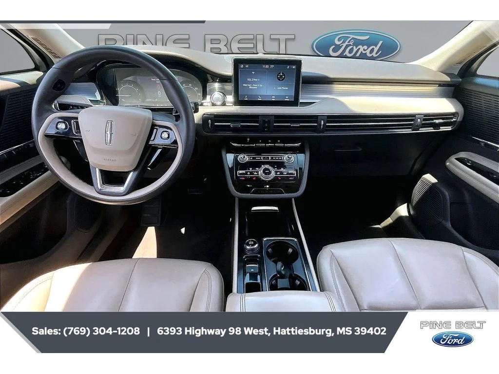 Used 2022 Infinite Black Metallic Clearcoat Lincoln Standard image 13