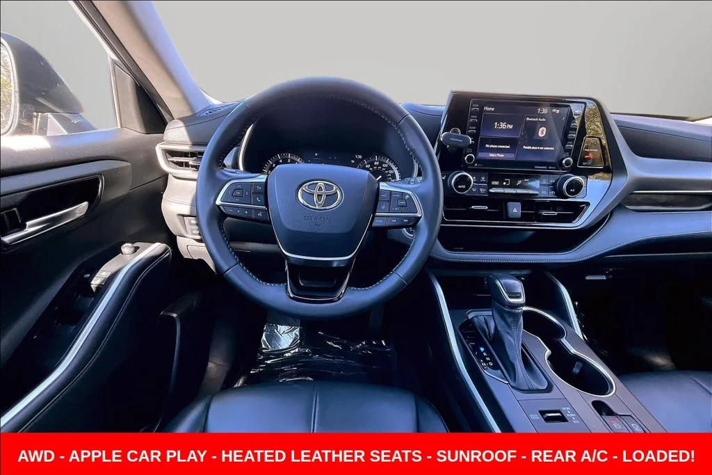 Used 2021 Silver Toyota XLE image 8