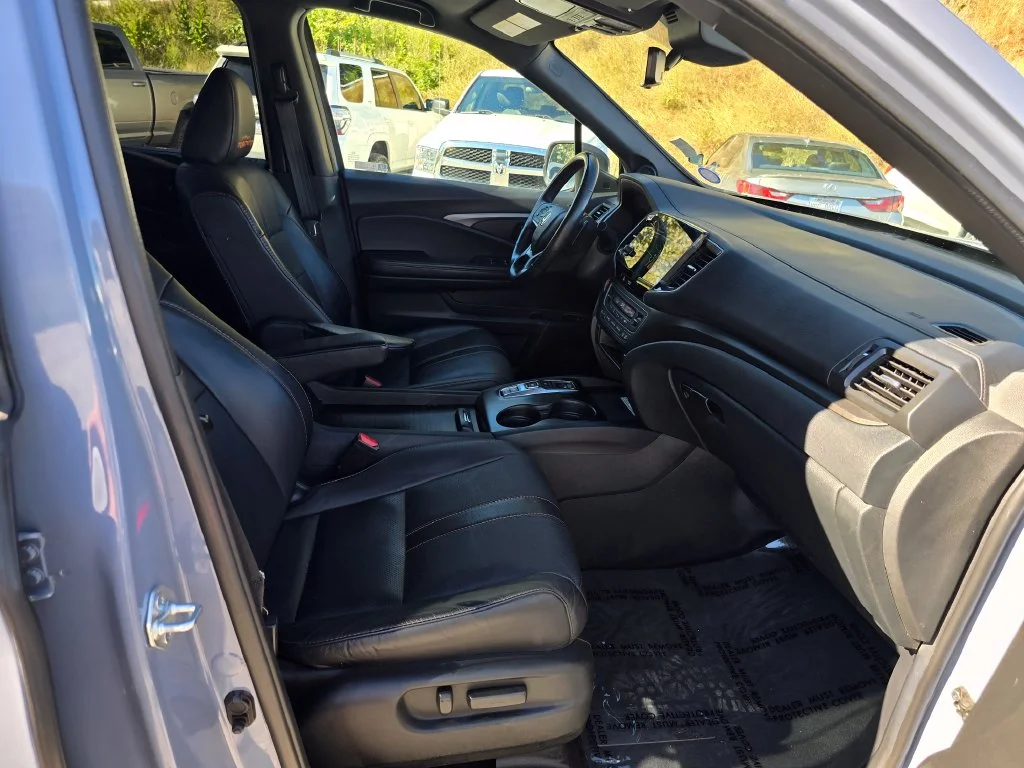 Used 2022 Blue Honda TrailSport image 31