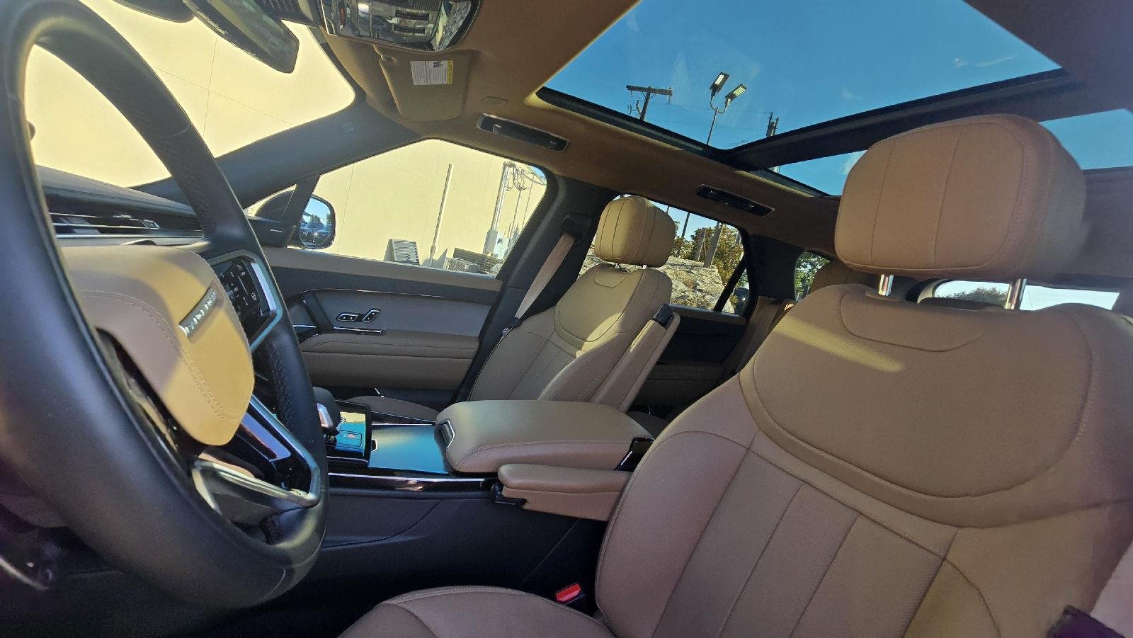 Certified Used 2025 Santorini Black Land Rover SE image 12