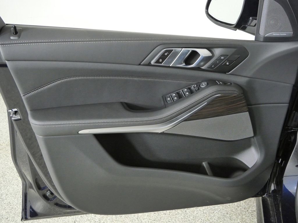 New 2026 Carbon Black Metallic BMW xDrive40i image 34