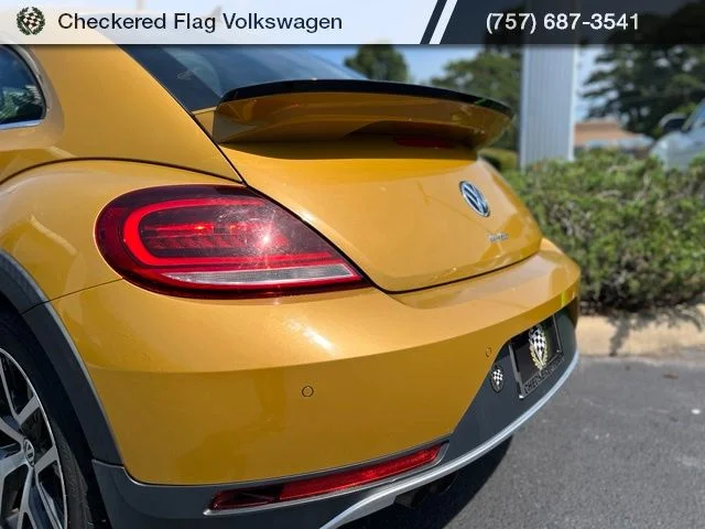 Used 2017 Sandstorm Yellow Metallic/Black Roof Volkswagen 1.8T Dune image 9