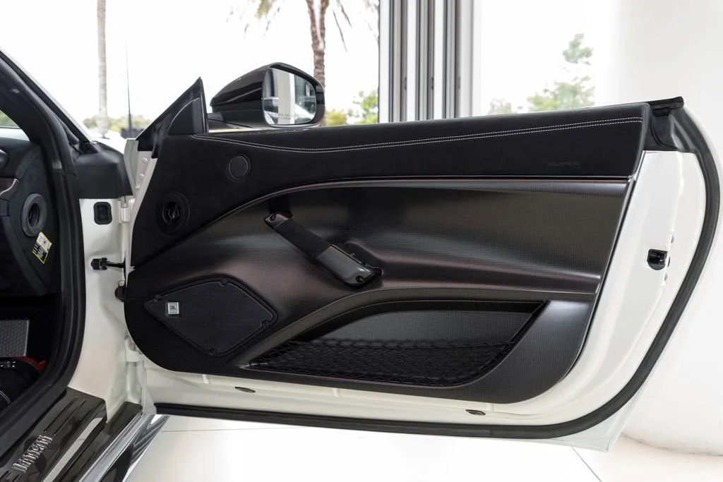 Used 2017 Bianco Italia Ferrari  image 17