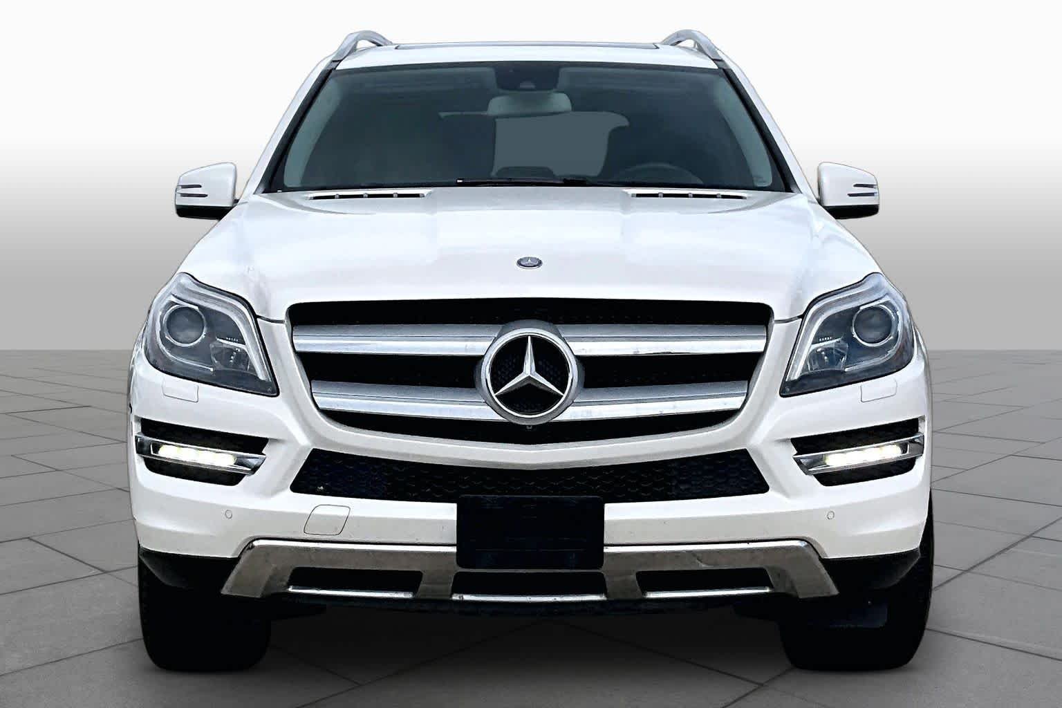 Used 2015 Diamond White Metallic Mercedes-Benz GL 450 image 4