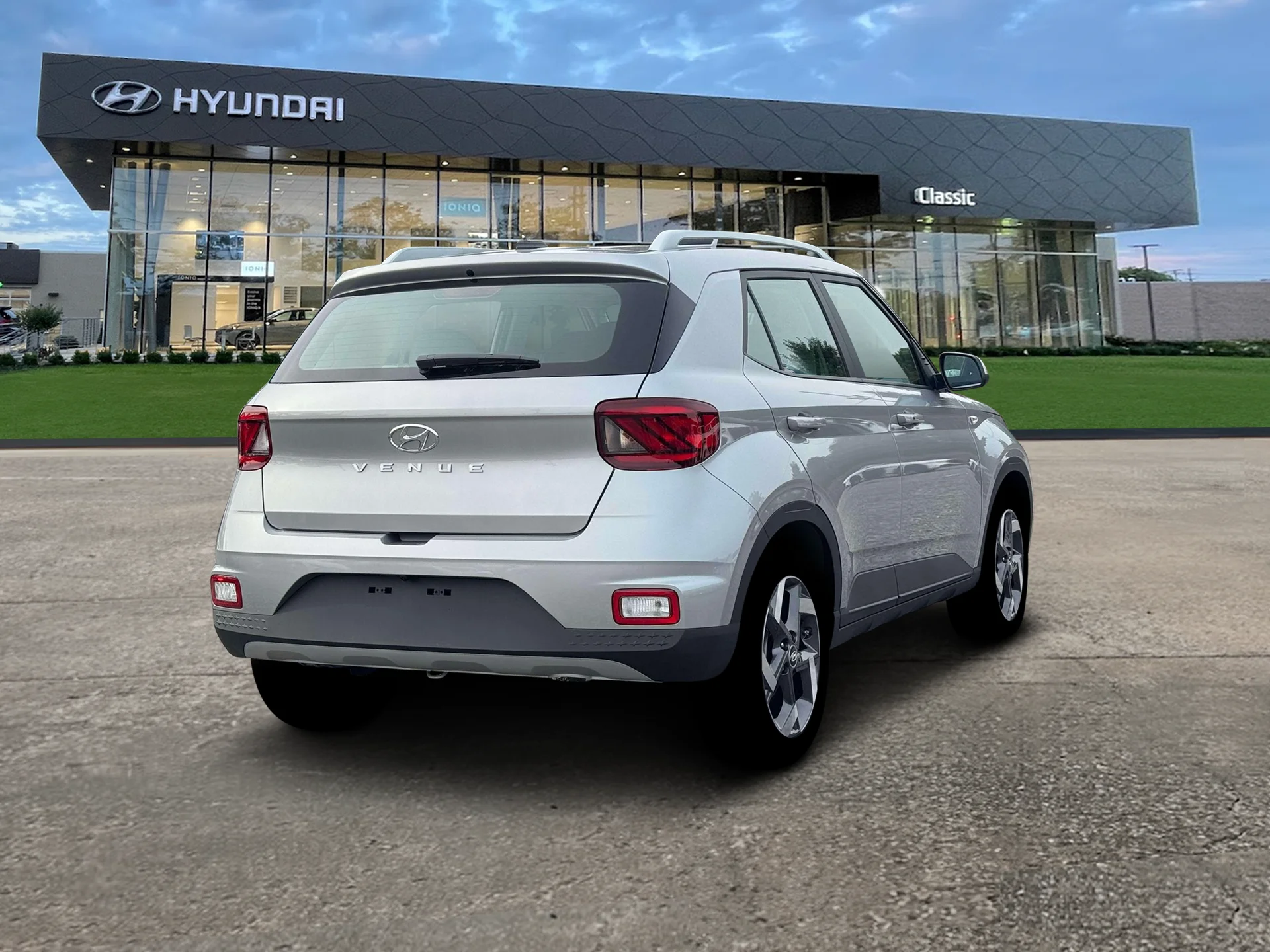 New 2026 Shimmering Silver Hyundai SEL image 7