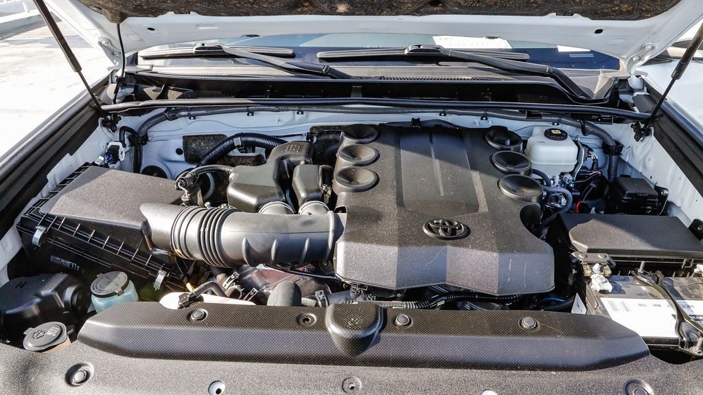 Used 2024 Ice Toyota SR5 image 31